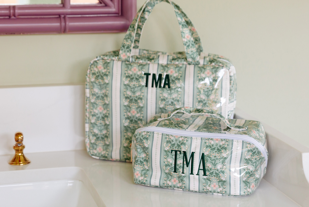 What to Put in a Toiletry Bag: The Ultimate Packing Checklist