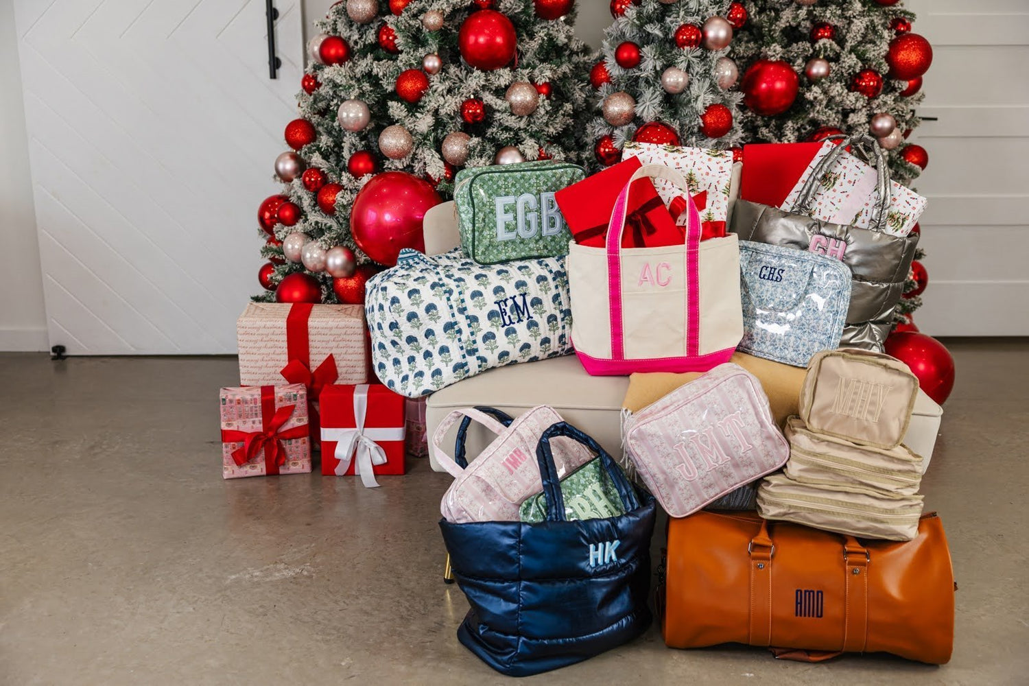 Gifts For Travel Lovers Under The Christmas Tree