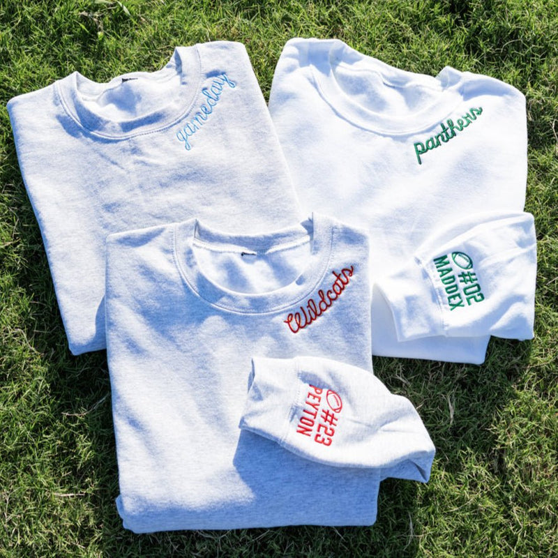 Sweatshirts with a customized collar in gameday 2 colors and a personalized cuff